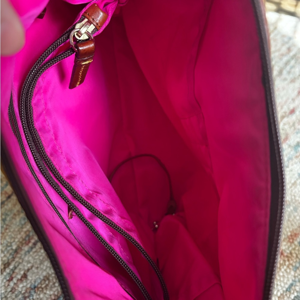 Dooney & Burke nylon mustard shoulder bag - Picture 4 of 7